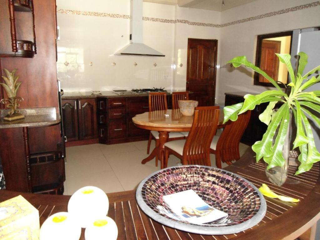 Bayview Villa -Sea Side Villa Anse Boileau Ngoại thất bức ảnh